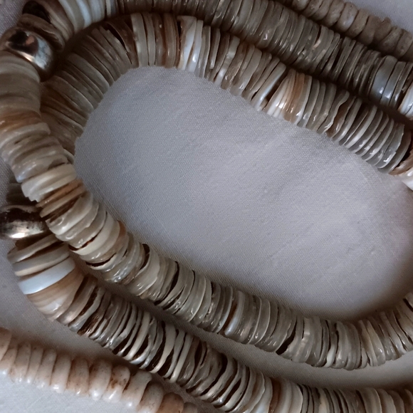 Shell necklaces - Picture 6 of 16